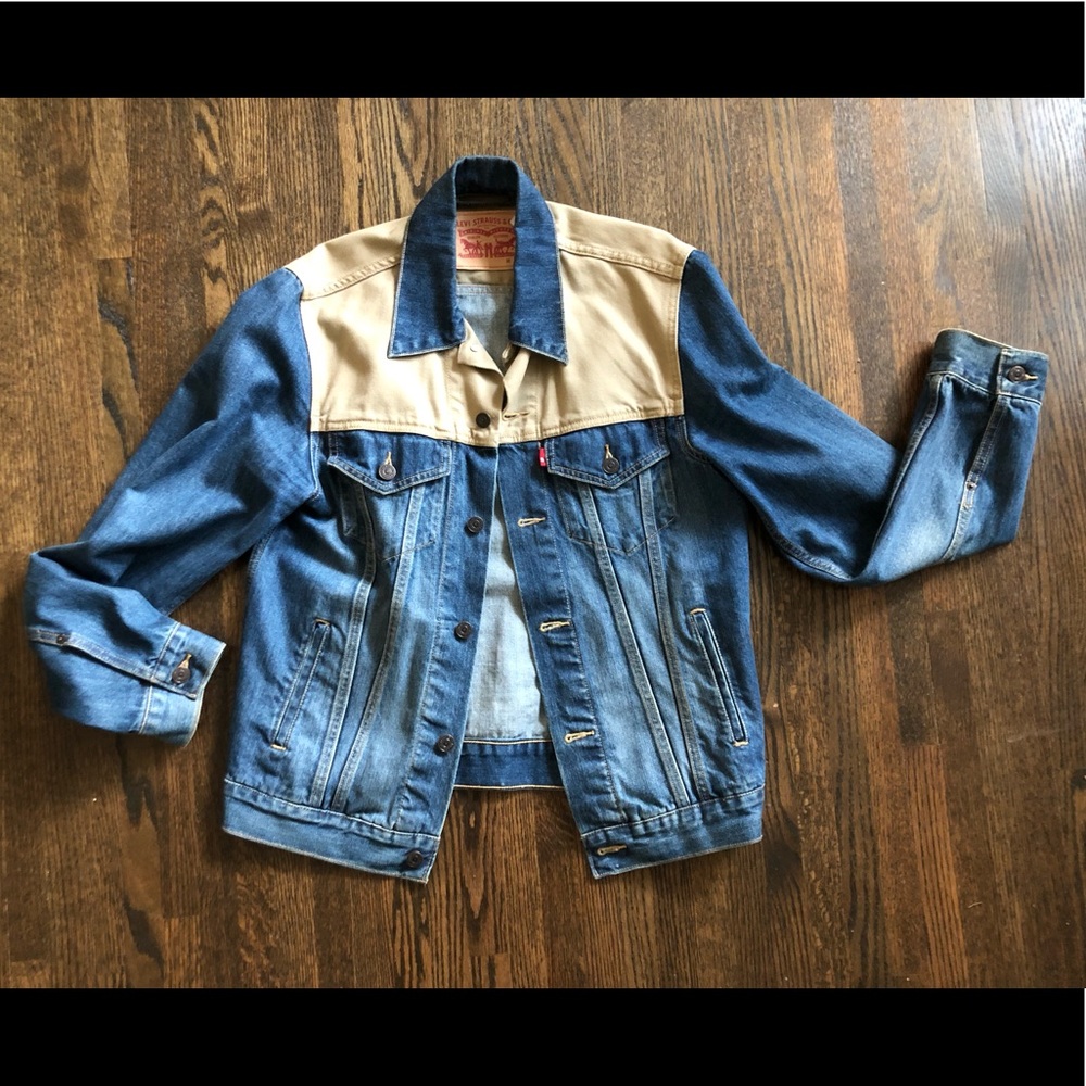 Great looking, western style Levi’s Jean jacket. Size Medium